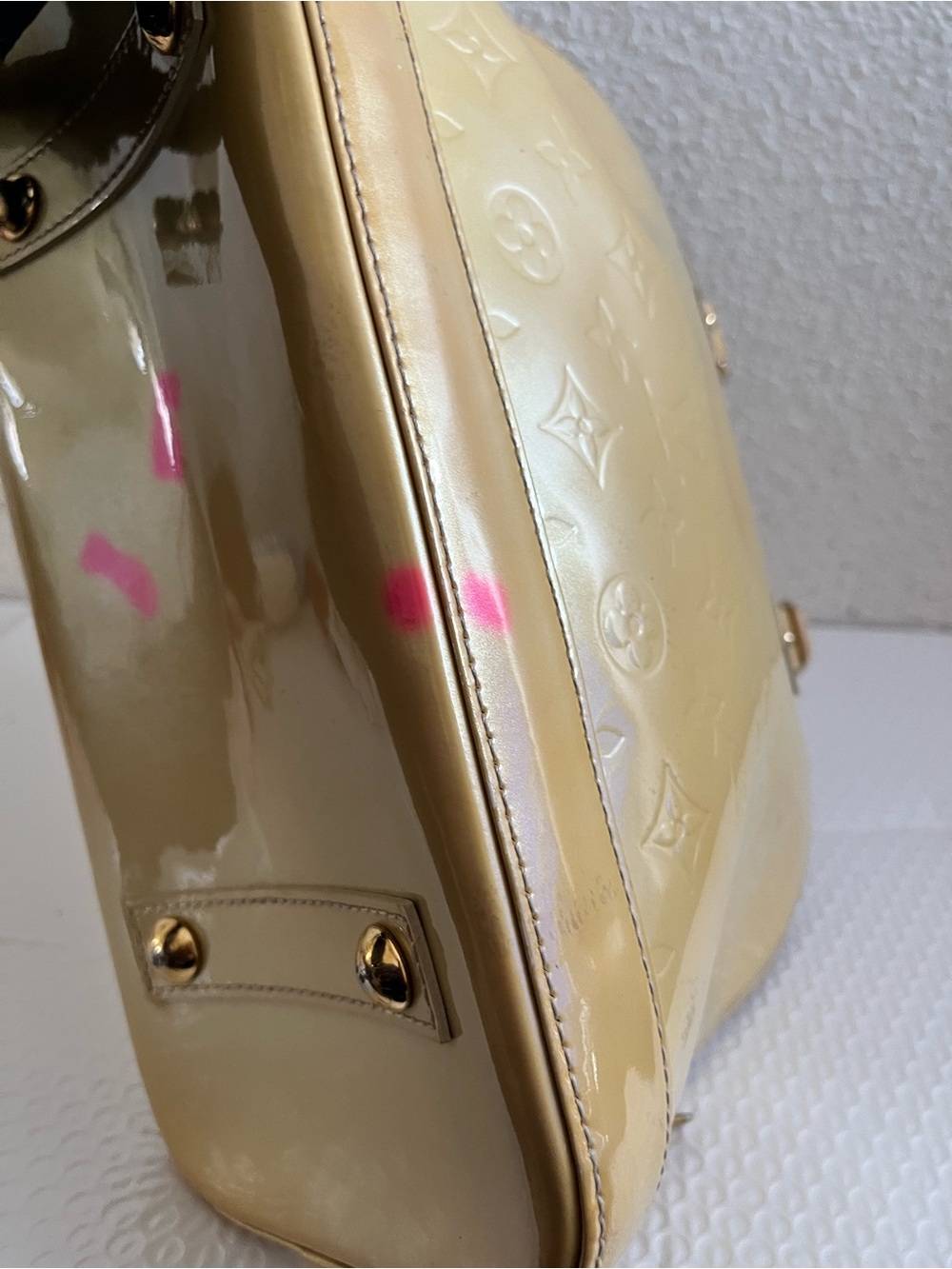 Louis vuitton Alma Vernis bag - Picture 7 of 15